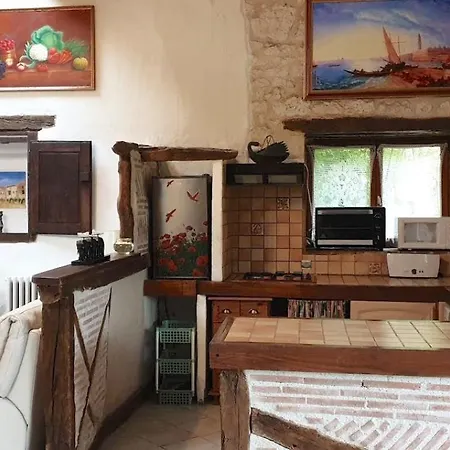 Maison De Caractere En Vallee Du Lot - Piscine Privee -le Colombier Et La Bergerie - Holiday home *
